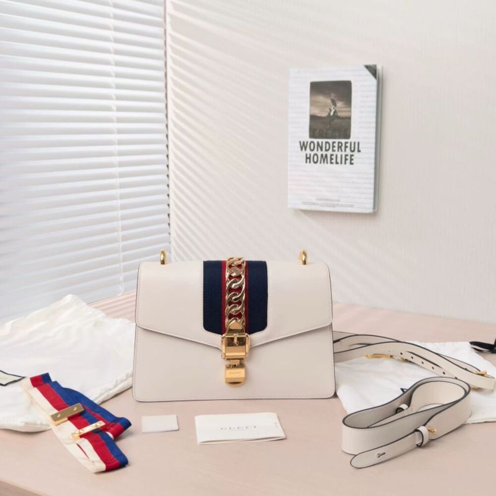Gucci Women Pre-Loved Bag Very Good Condition